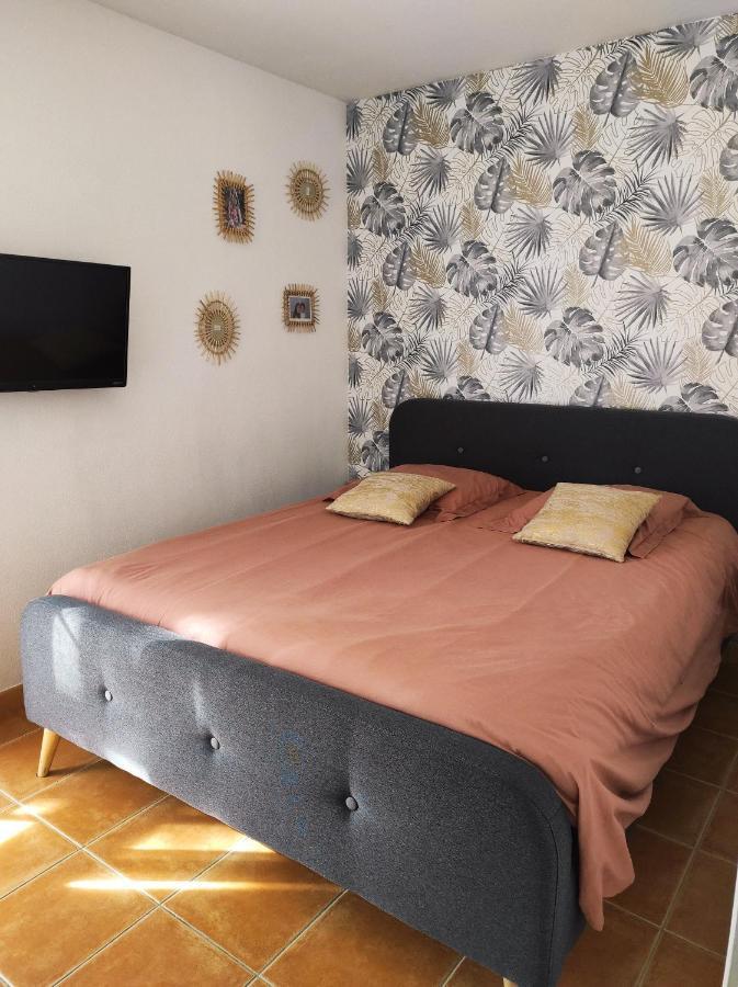 Maison De Vacances Dans Residence Avec Piscine อาร์ลส์ ภายนอก รูปภาพ