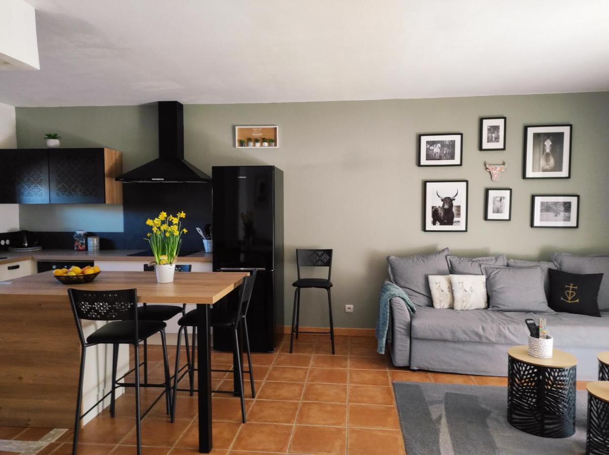 Maison De Vacances Dans Residence Avec Piscine อาร์ลส์ ภายนอก รูปภาพ